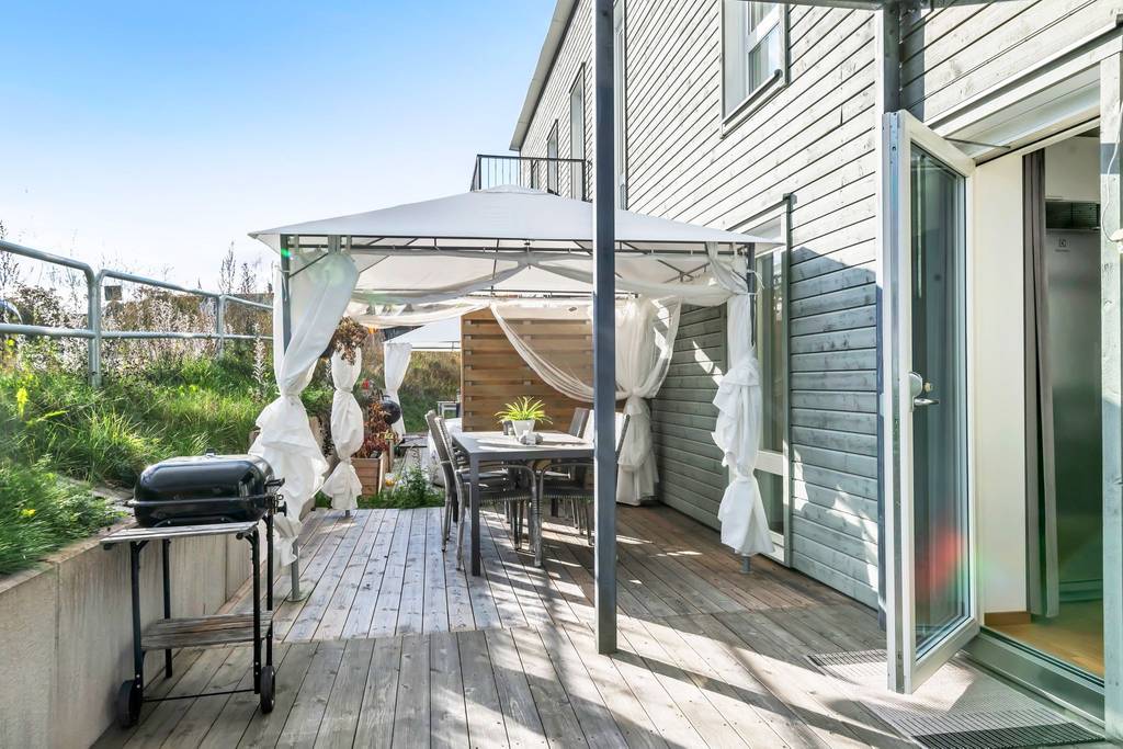 Altaninglasning tillbyggnad. Alsike Knivsta